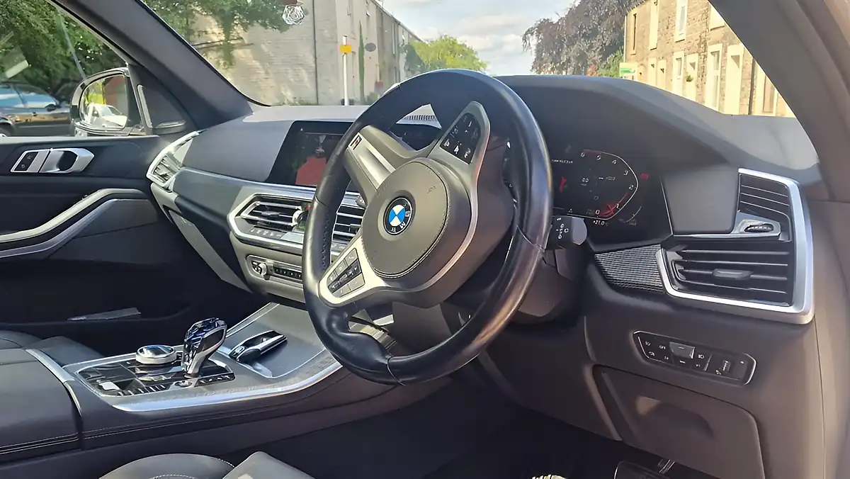 Used 2019 BMW X5 M Sport White - Interior and Exterior details 16