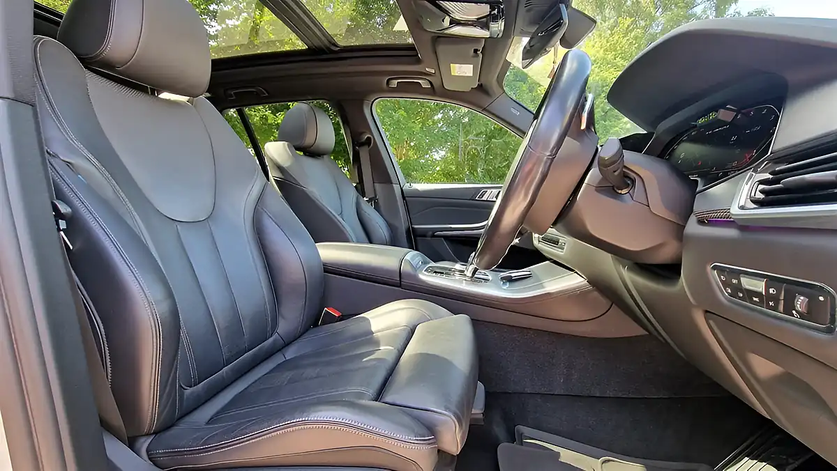 Used 2019 BMW X5 M Sport White - Interior and Exterior details 17