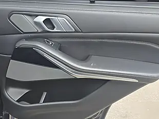 Used 2019 BMW X5 Xdrive Black - Interior and Exterior details 16