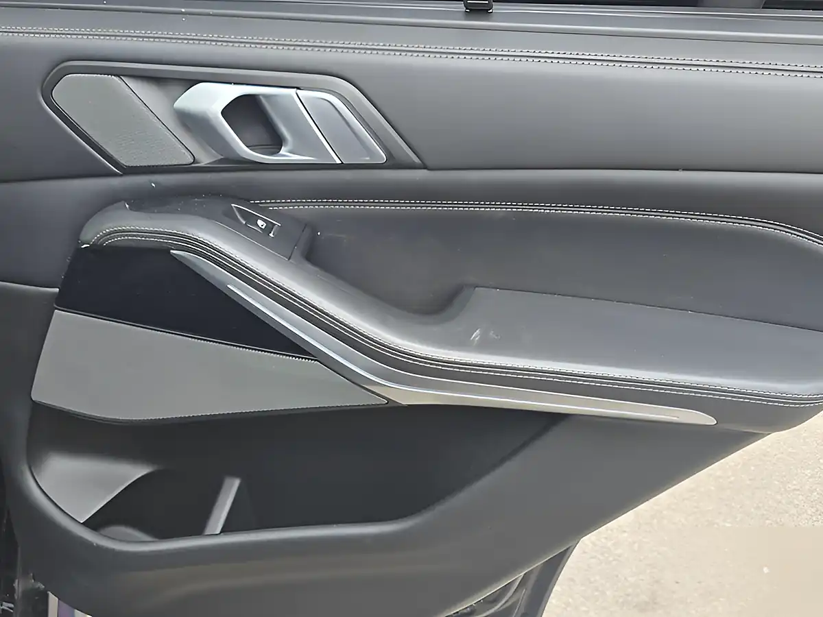 Used 2019 BMW X5 Xdrive Black - Interior and Exterior details 16
