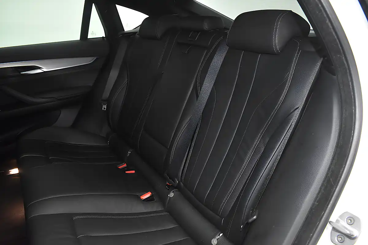 Used 2019 BMW X6 M Sport Mineral White - Interior and Exterior details 12