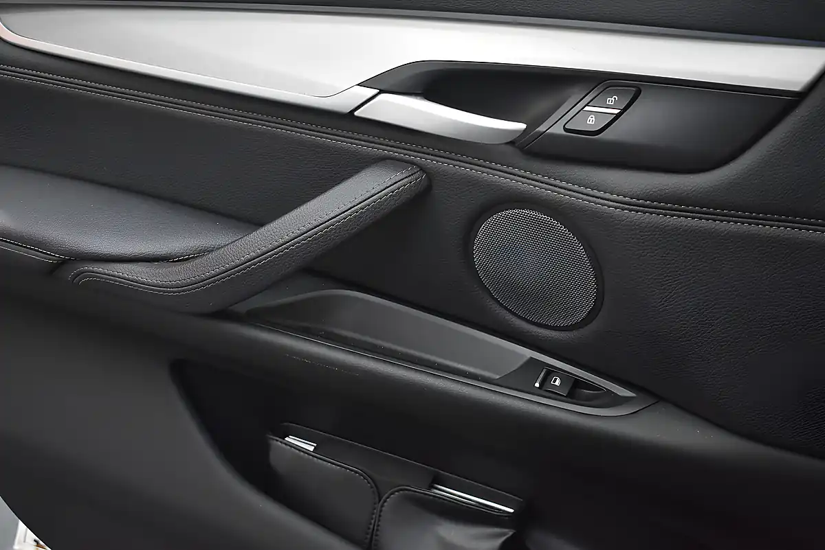 Used 2019 BMW X6 M Sport Mineral White - Interior and Exterior details 13
