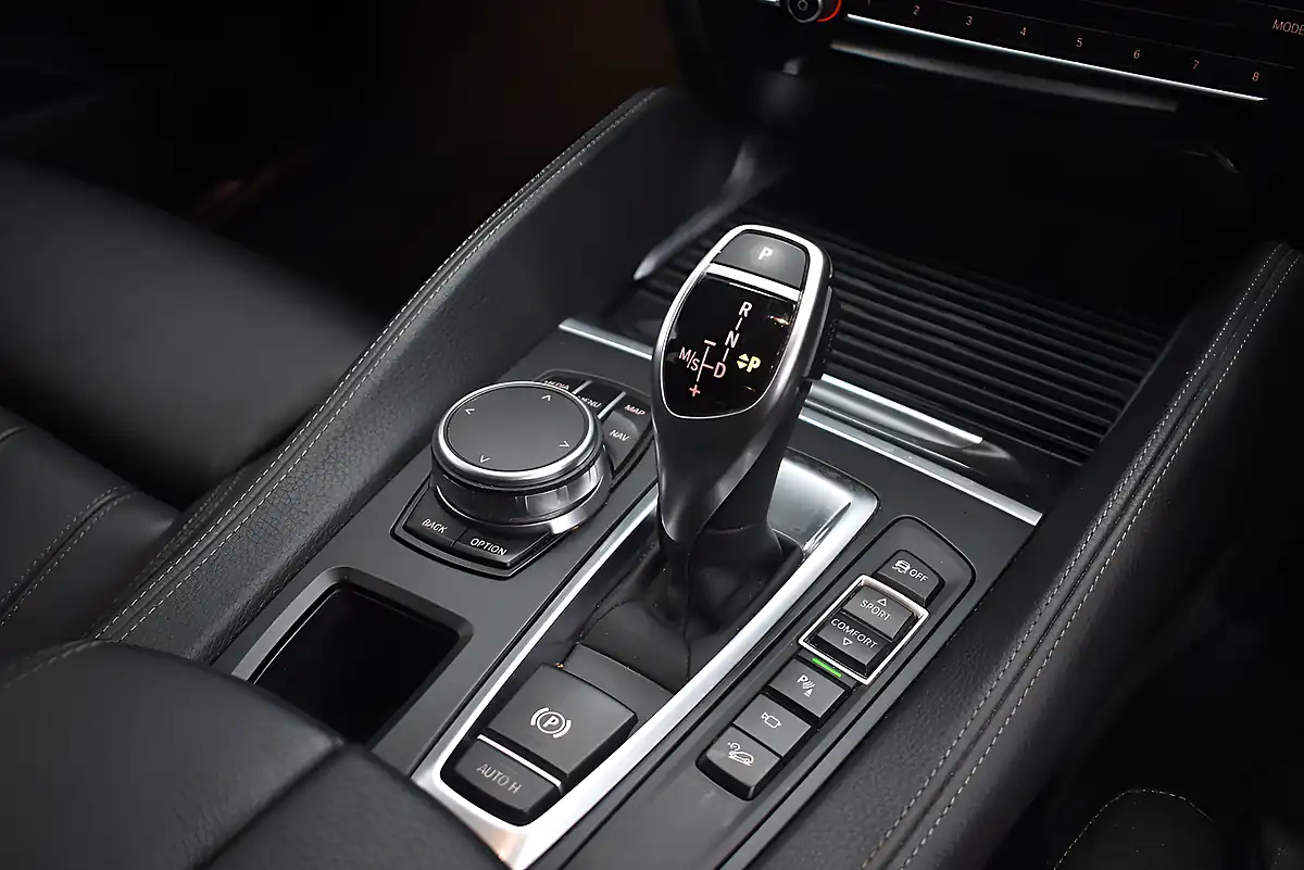 Used 2019 BMW X6 M Sport Mineral White - Interior and Exterior details 19
