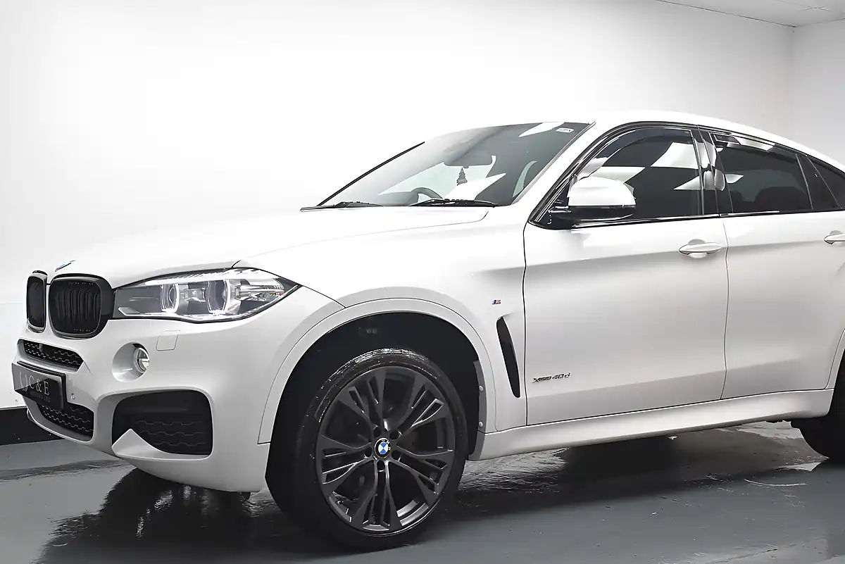 Used 2019 BMW X6 M Sport Mineral White - Interior and Exterior details 3