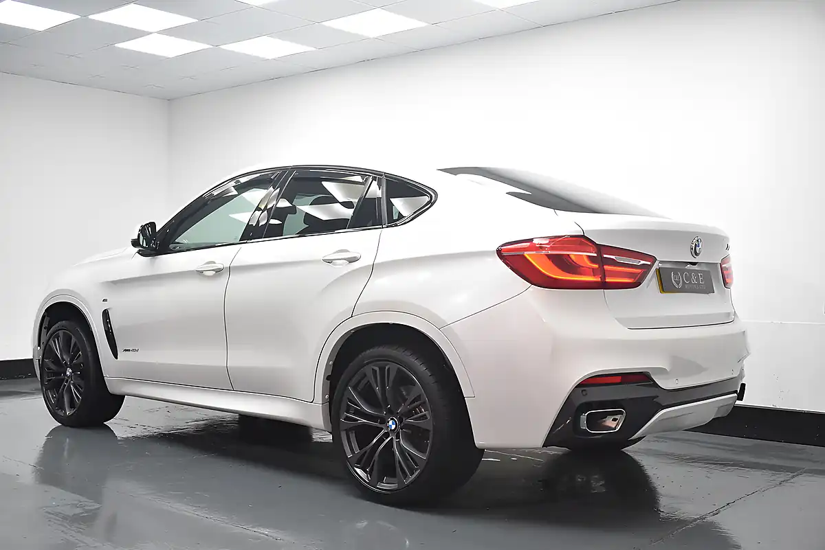 Used 2019 BMW X6 M Sport Mineral White - Interior and Exterior details 4