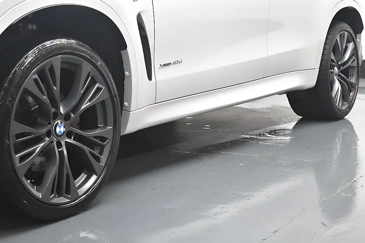 Used 2019 BMW X6 M Sport Mineral White - Interior and Exterior details 8