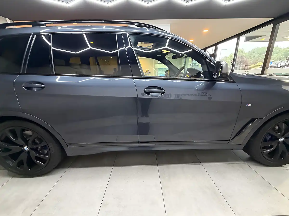 Used 2019 BMW X7 M Sport Grey - Interior and Exterior details 9