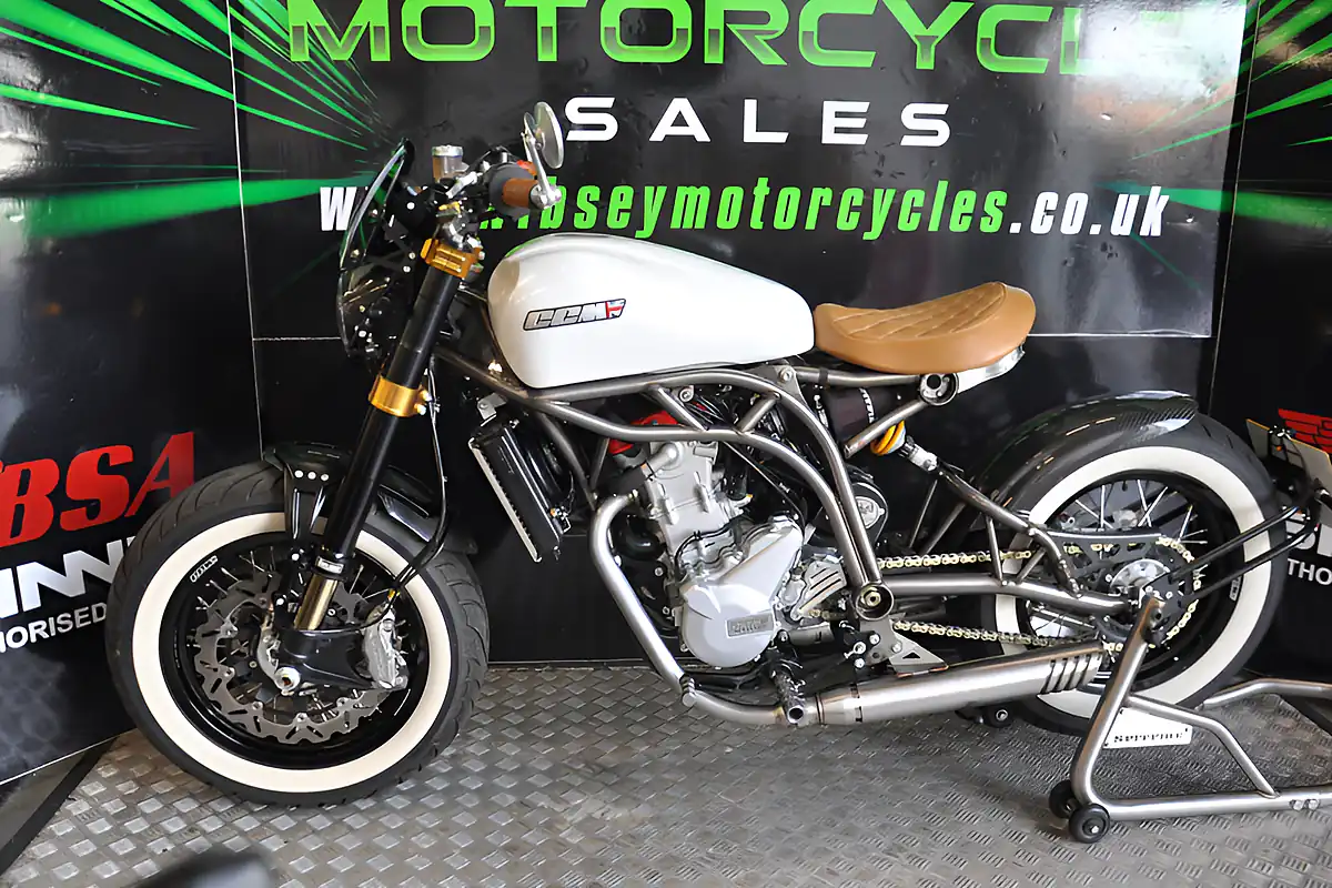 Used 2019 Ccm Spitfire Limited Edition Silver - Interior and Exterior details 4