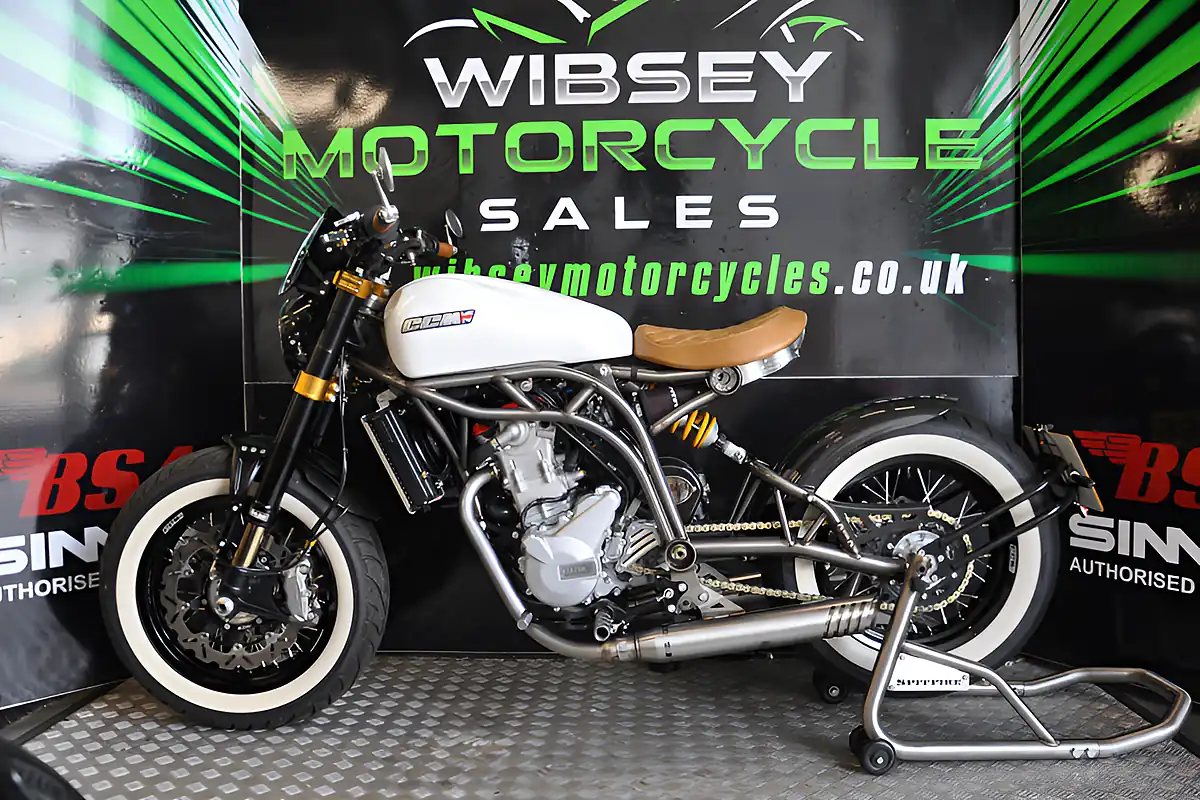 Used 2019 Ccm Spitfire Limited Edition Silver - Interior and Exterior details 5