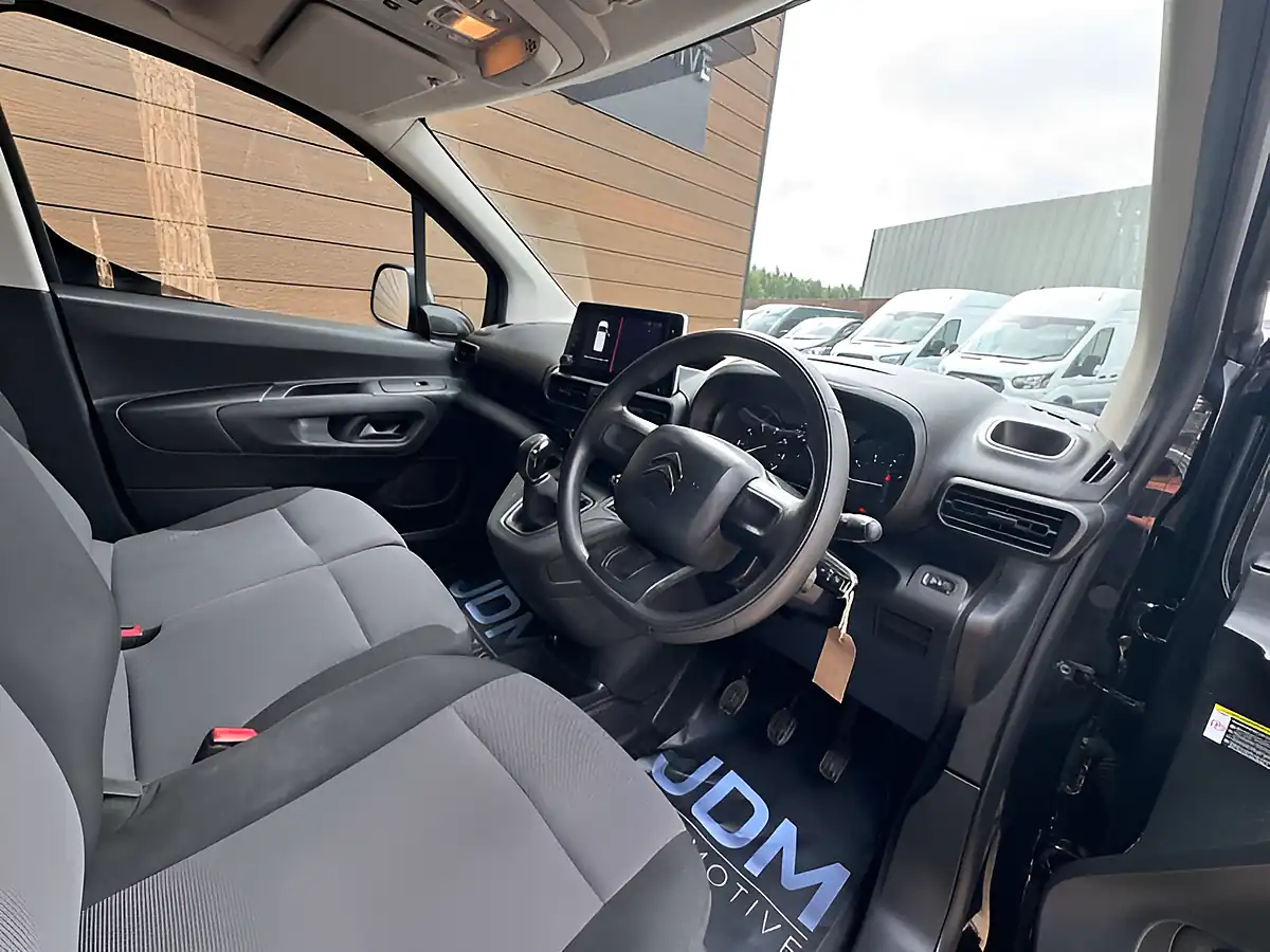 Used 2019 Citroen Berlingo 650 Enterprise Black - Interior and Exterior details 16