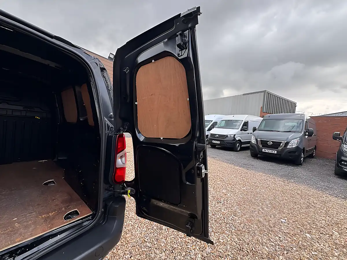 Used 2019 Citroen Berlingo 650 Enterprise Black - Interior and Exterior details 7