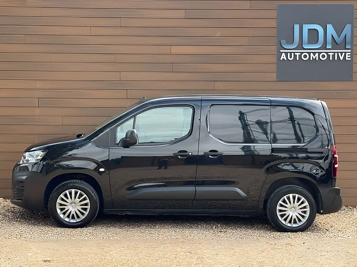 Used 2019 Citroen Berlingo 650 Enterprise Black - Interior and Exterior details 9