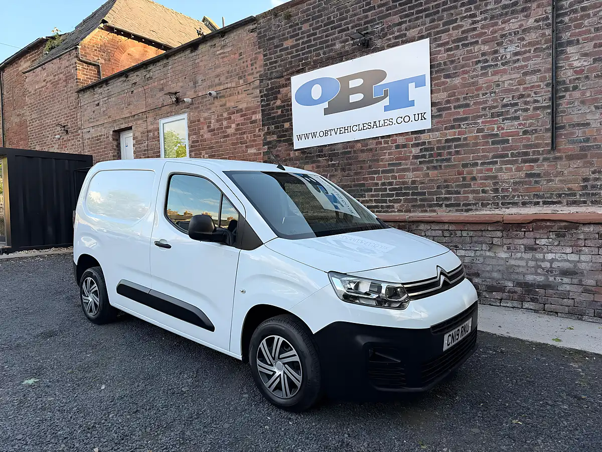 Used 2019 Citroen Berlingo 650 Enterprise White - Front View