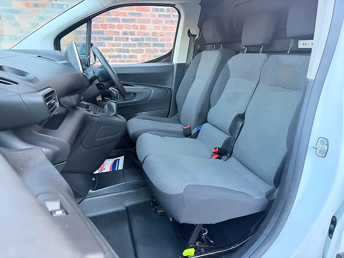Used 2019 Citroen Berlingo 650 Enterprise White - Interior and Exterior details 11