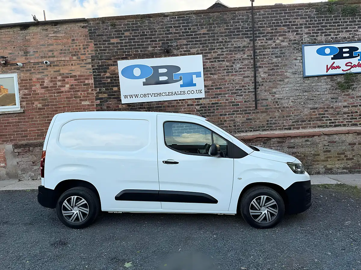 Used 2019 Citroen Berlingo 650 Enterprise White - Interior and Exterior details 3