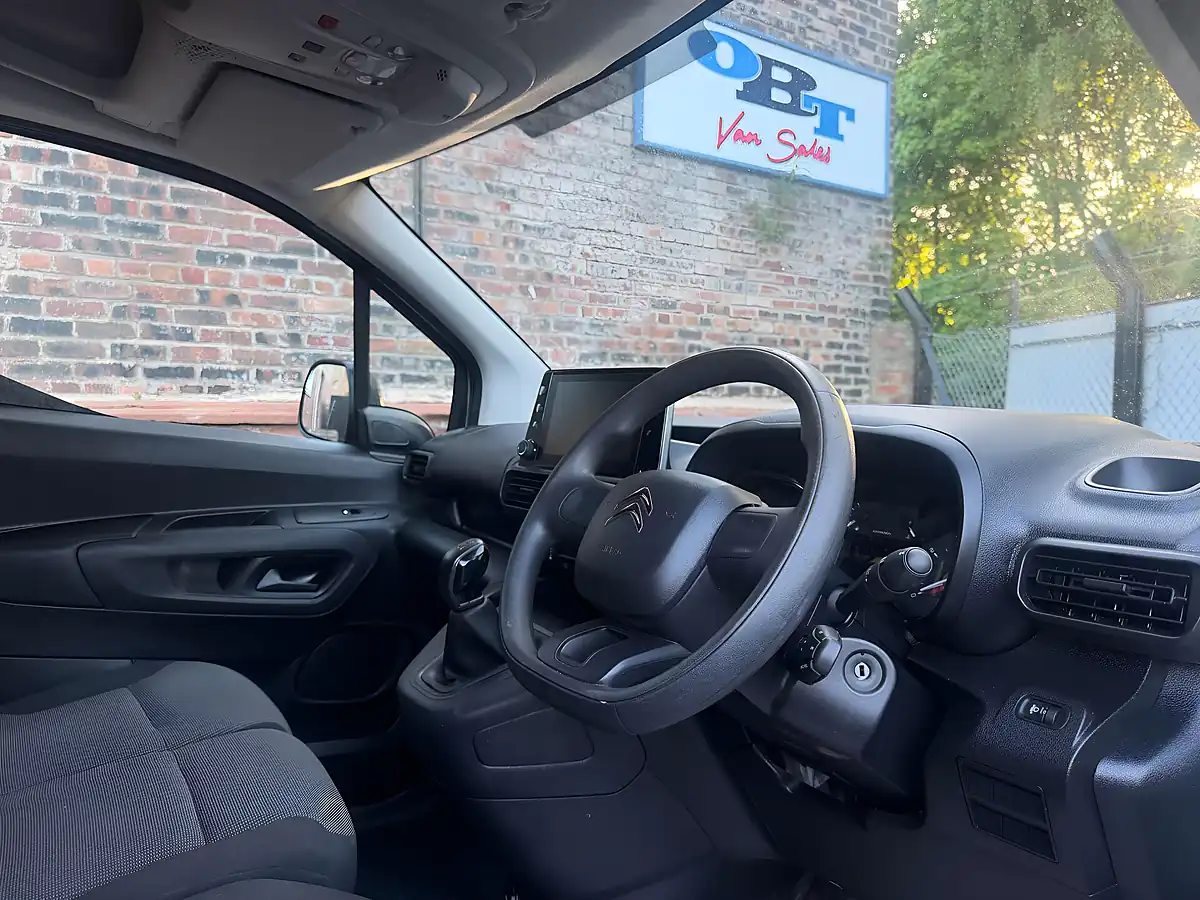 Used 2019 Citroen Berlingo 650 Enterprise White - Interior and Exterior details 8