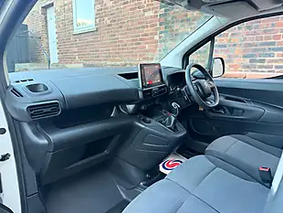 Used 2019 Citroen Berlingo 650 Enterprise White - Interior and Exterior details 9
