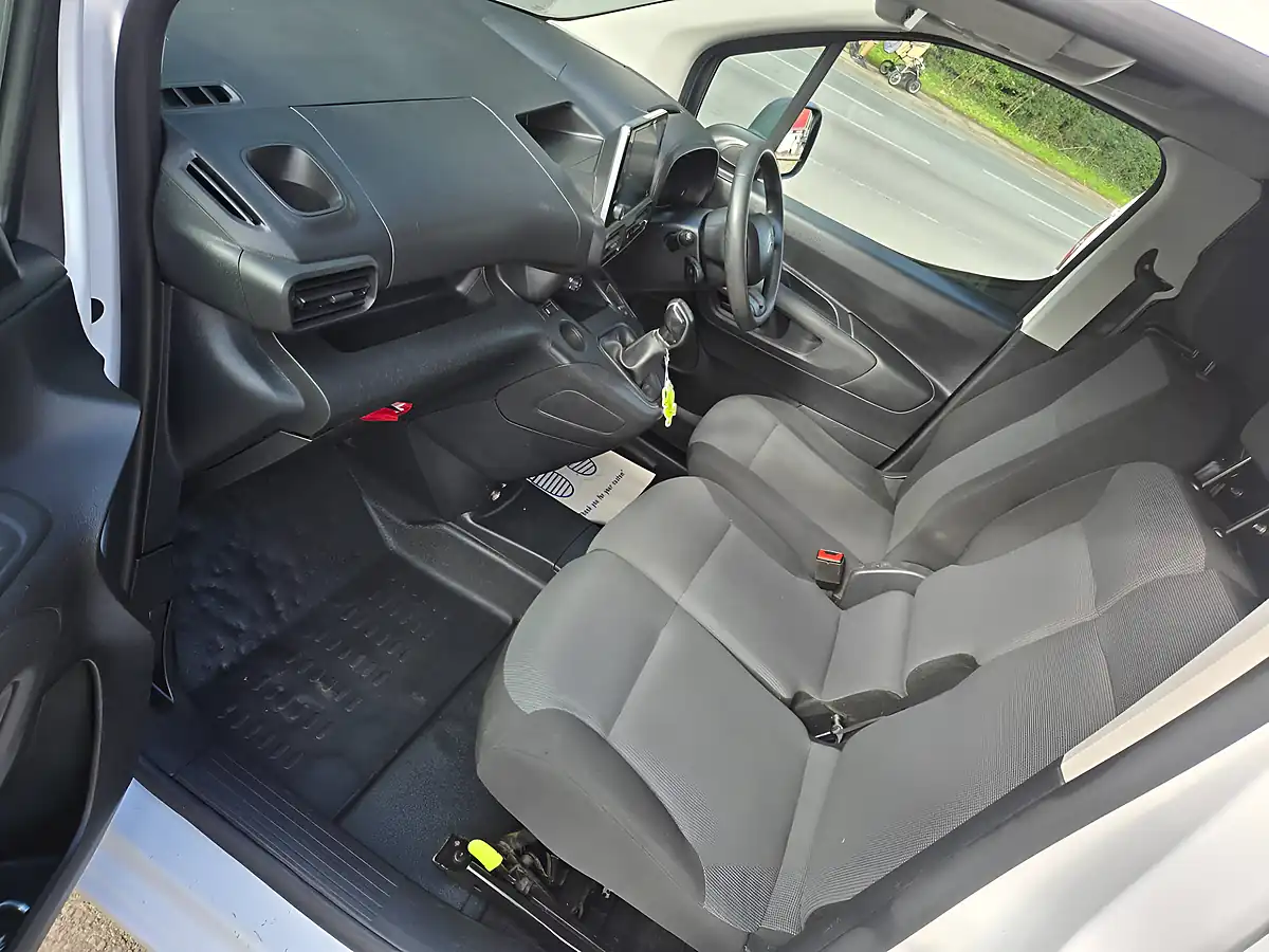Used 2019 Citroen Berlingo 650Kg Enterprise White - Interior and Exterior details 5