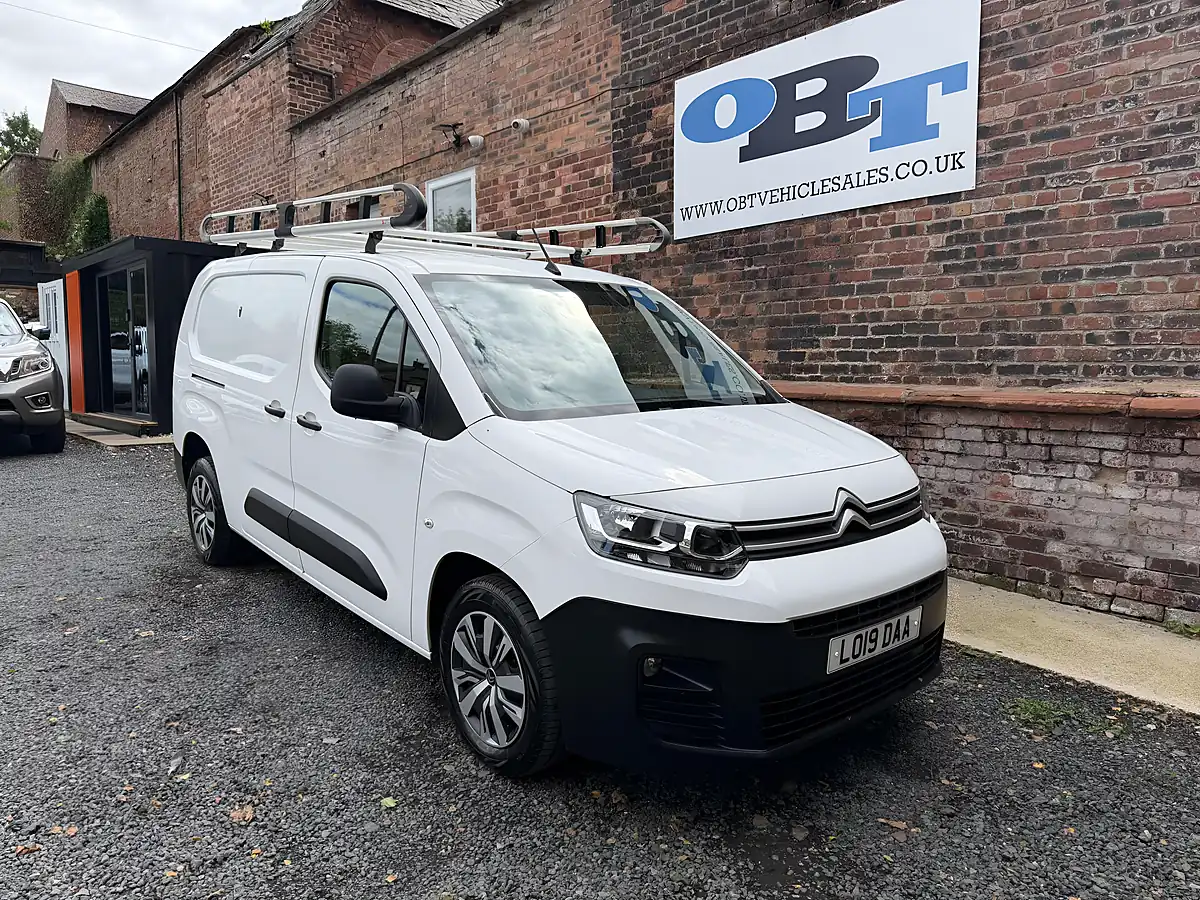 Used 2019 Citroen Berlingo 950 Enterprise Blue White - Front View
