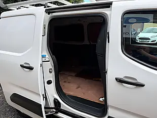 Used 2019 Citroen Berlingo 950 Enterprise Blue White - Interior and Exterior details 14