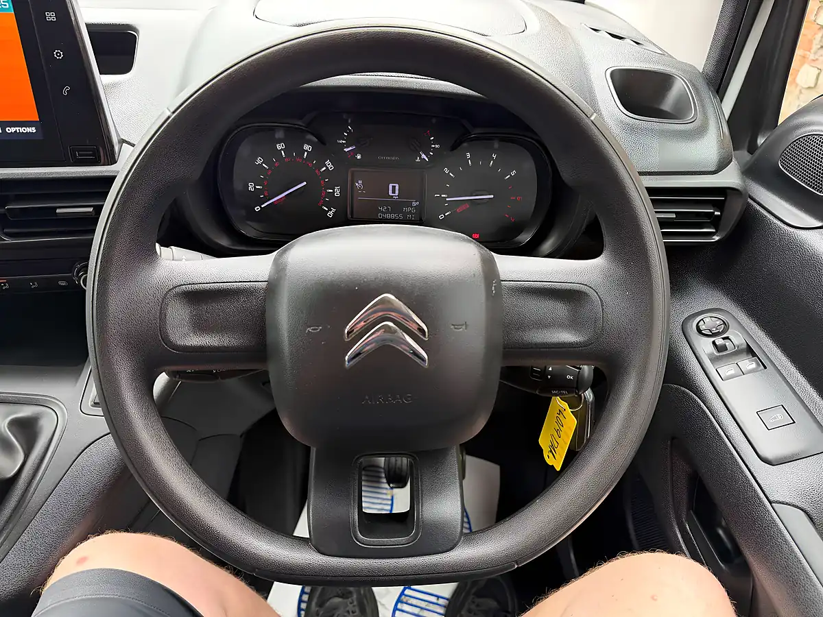Used 2019 Citroen Berlingo 950 Enterprise Blue White - Interior and Exterior details 15