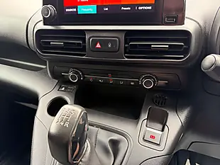 Used 2019 Citroen Berlingo 950 Enterprise Blue White - Interior and Exterior details 17