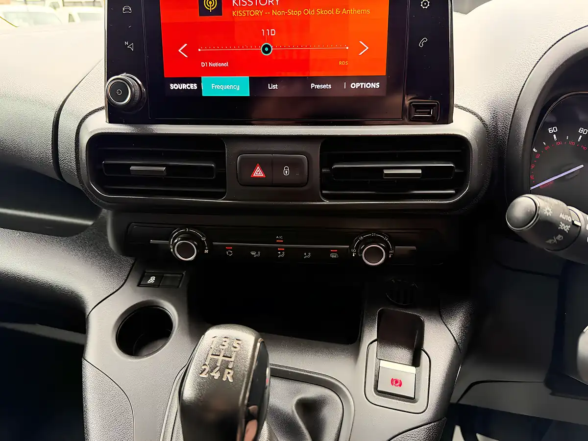 Used 2019 Citroen Berlingo 950 Enterprise Blue White - Interior and Exterior details 18