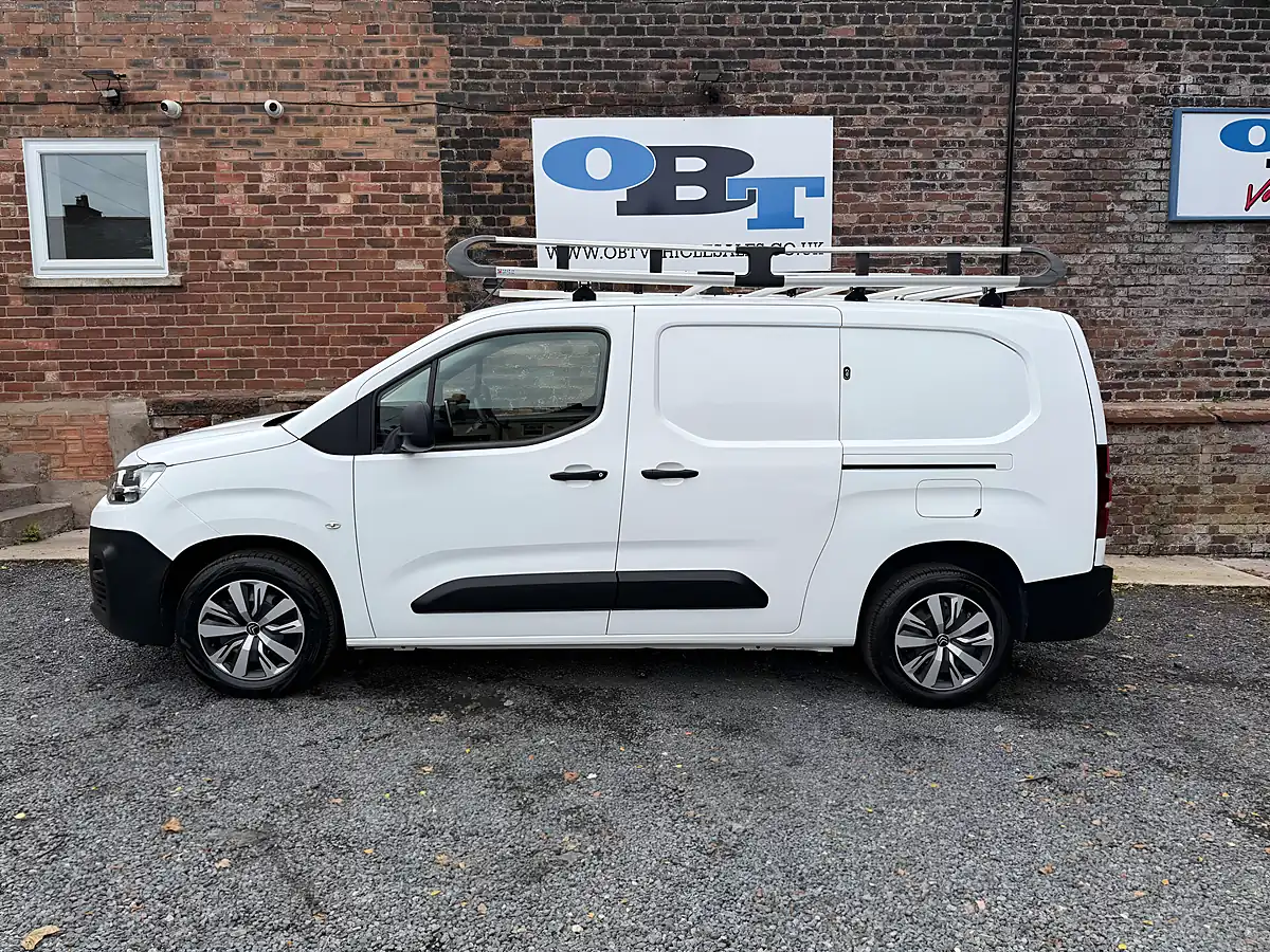 Used 2019 Citroen Berlingo 950 Enterprise Blue White - Interior and Exterior details 6
