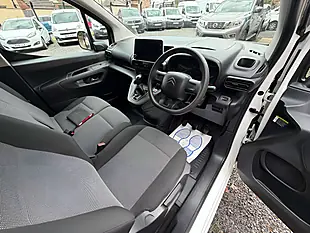 Used 2019 Citroen Berlingo 950 Enterprise Blue White - Interior and Exterior details 9