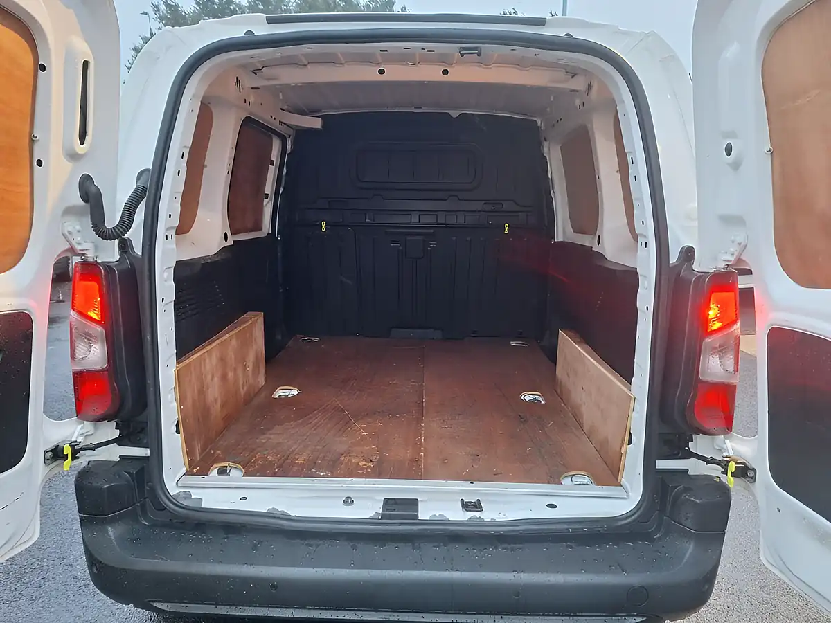 Used 2019 Citroen Berlingo Enterprise M White - Interior and Exterior details 10