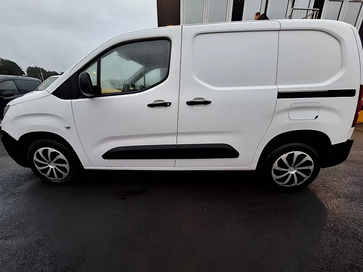Used 2019 Citroen Berlingo Enterprise M White - Interior and Exterior details 6