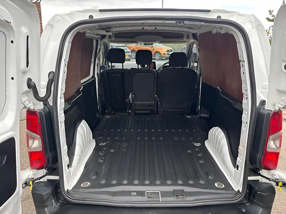 Used 2019 Citroen Berlingo Enterprise M White - Interior and Exterior details 12