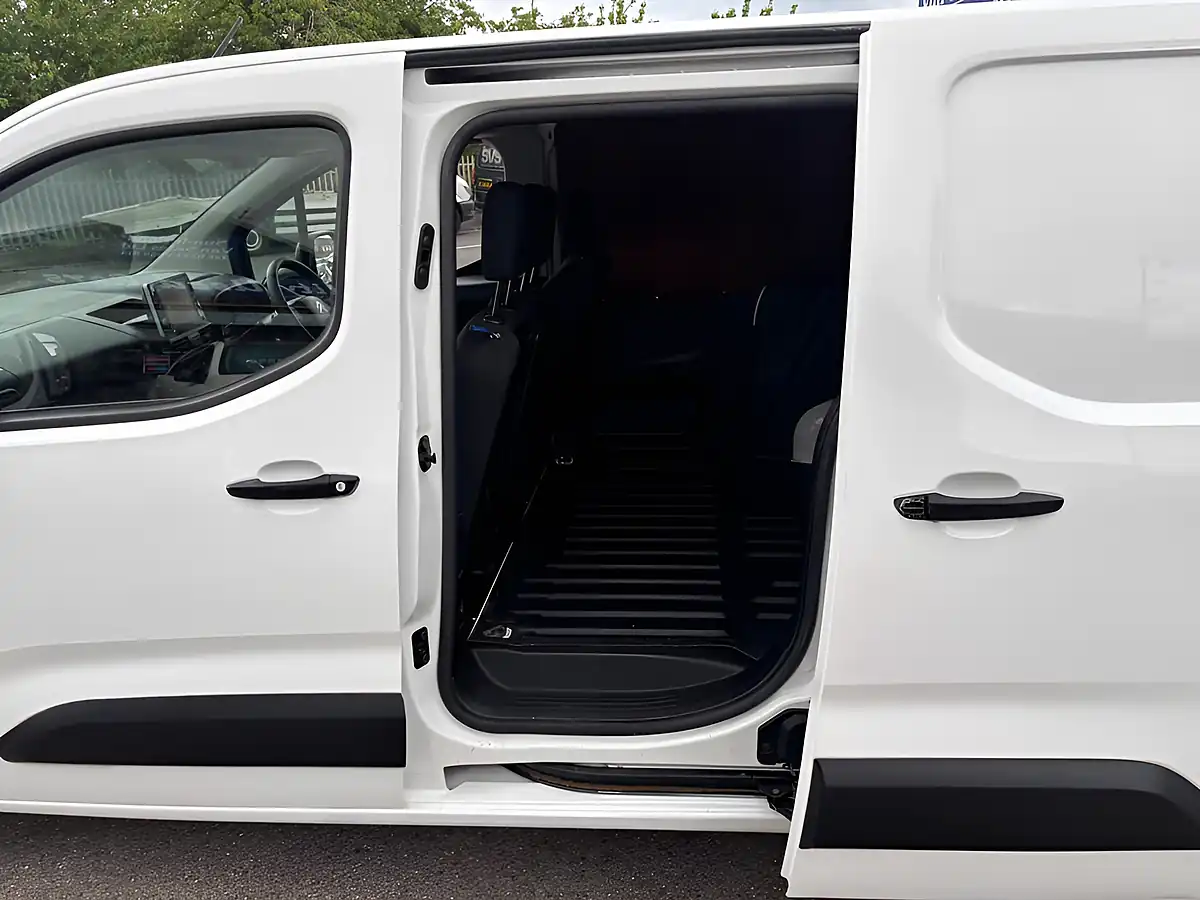 Used 2019 Citroen Berlingo Enterprise M White - Interior and Exterior details 17