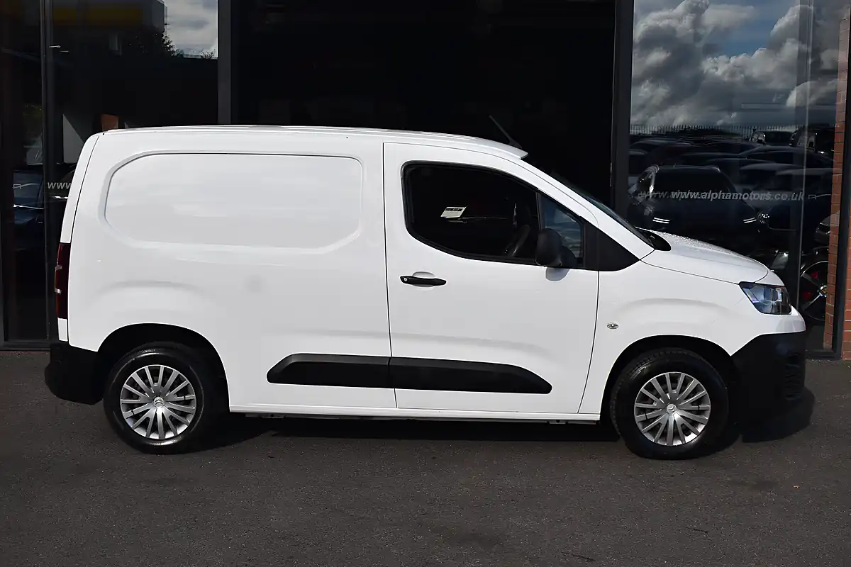 Used 2019 Citroen Berlingo Enterprise M White - Interior and Exterior details 5