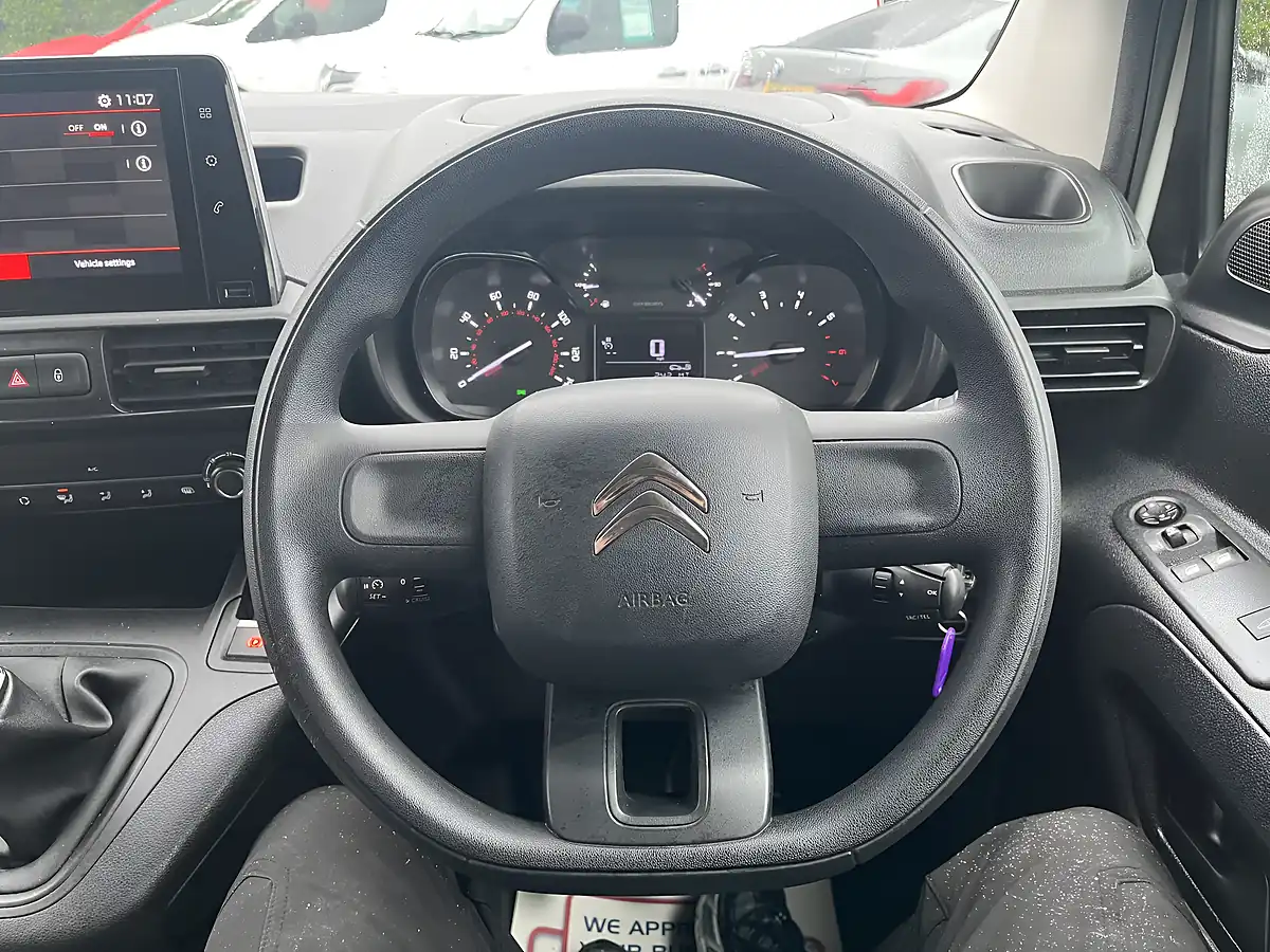 Used 2019 Citroen Berlingo Enterprise M White - Interior and Exterior details 12