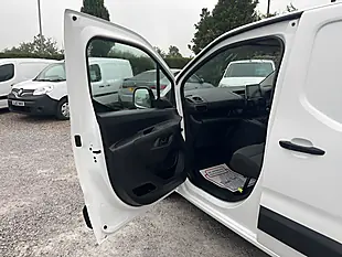 Used 2019 Citroen Berlingo Enterprise M White - Interior and Exterior details 17