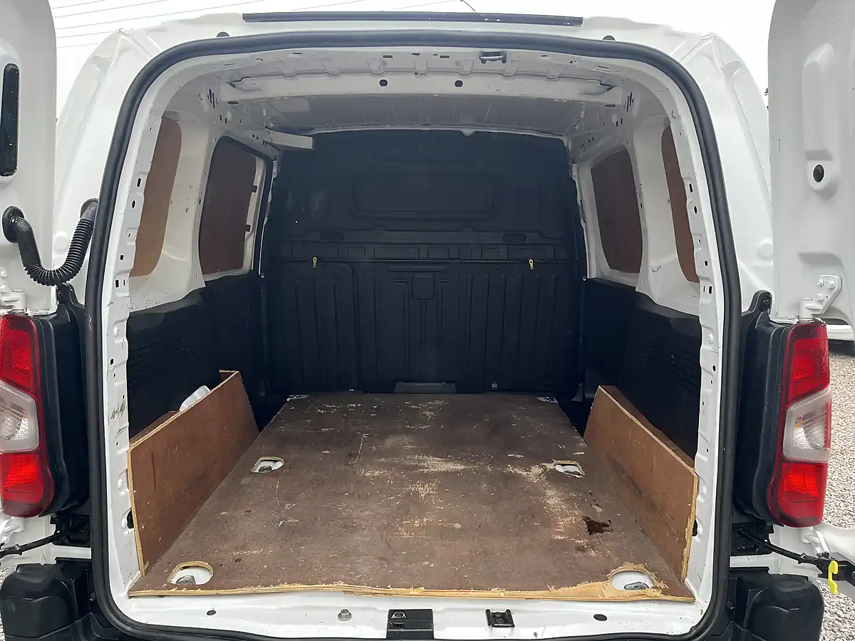 Used 2019 Citroen Berlingo Enterprise M White - Interior and Exterior details 19