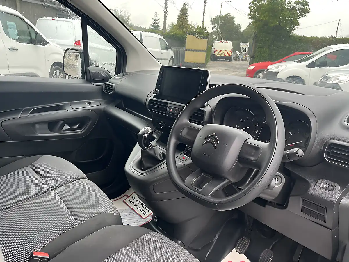 Used 2019 Citroen Berlingo Enterprise M White - Interior and Exterior details 4