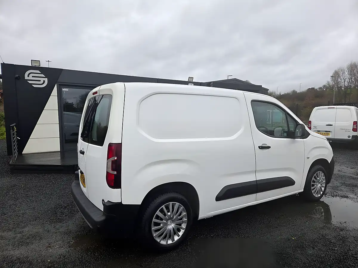 Used 2019 Citroen Berlingo Enterprise M White - Interior and Exterior details 4