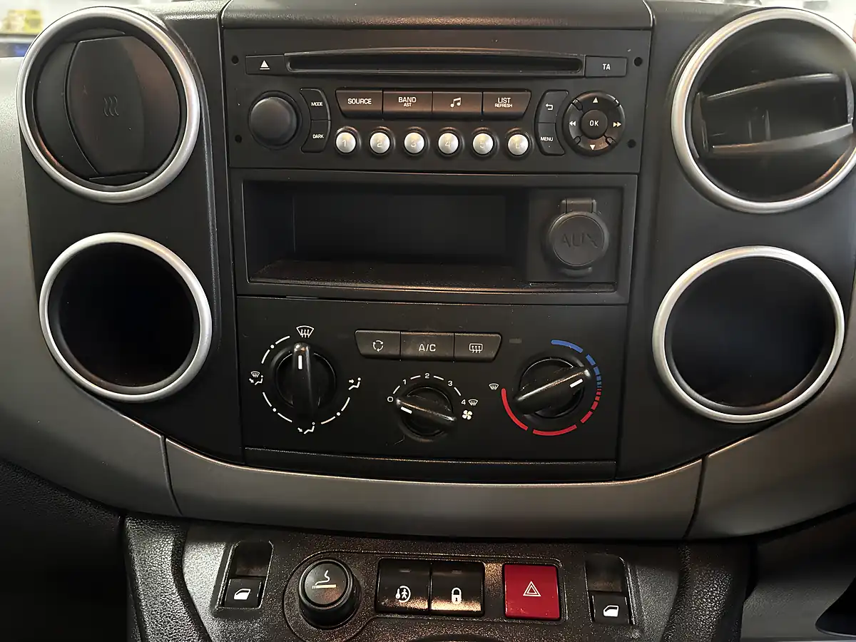 Used 2019 Citroen Berlingo Feel Blue - Interior and Exterior details 12