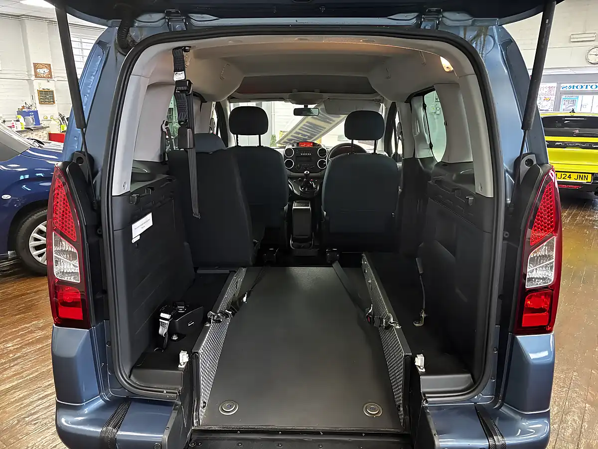 Used 2019 Citroen Berlingo Feel Blue - Interior and Exterior details 18