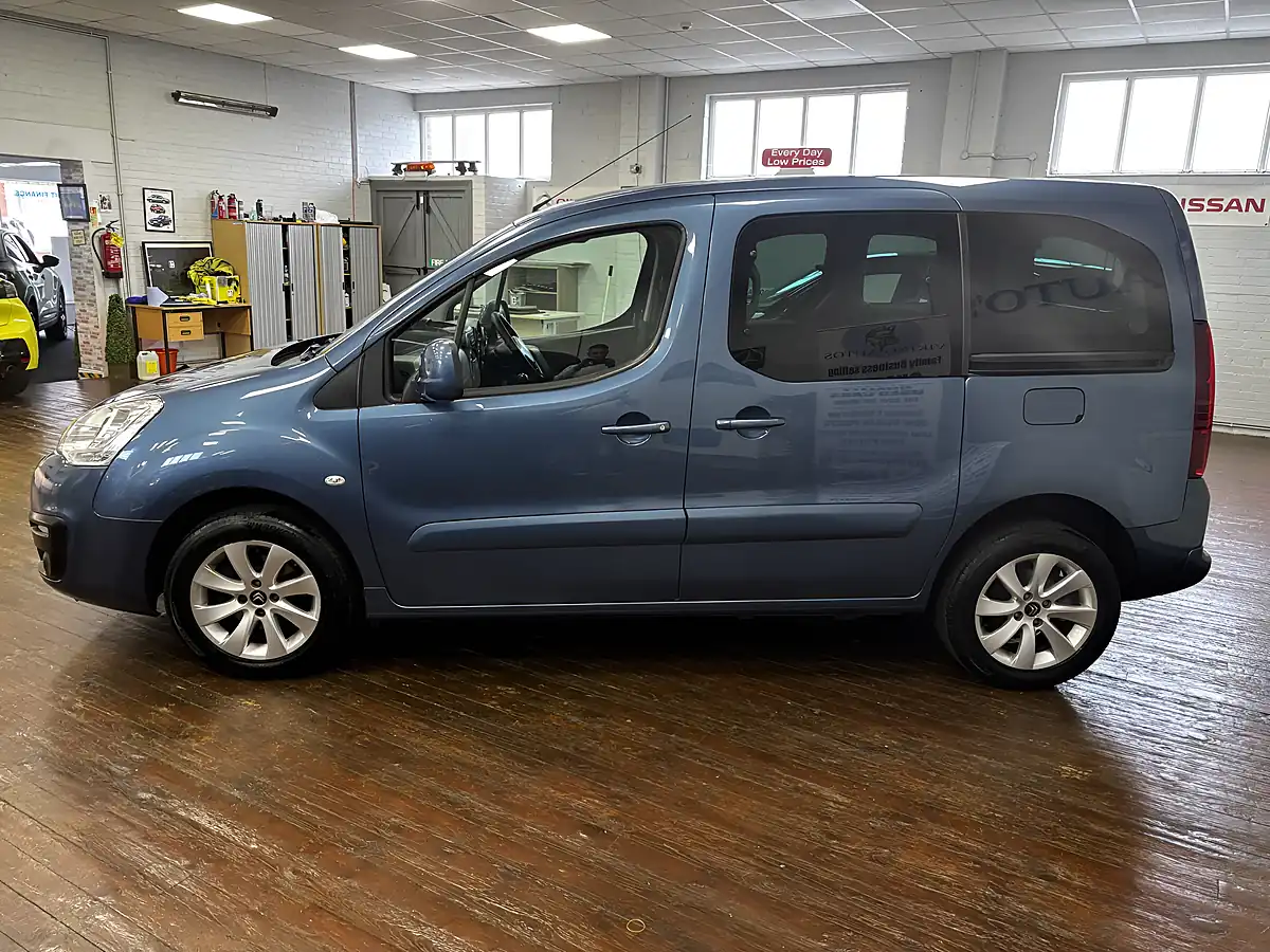Used 2019 Citroen Berlingo Feel Blue - Interior and Exterior details 6