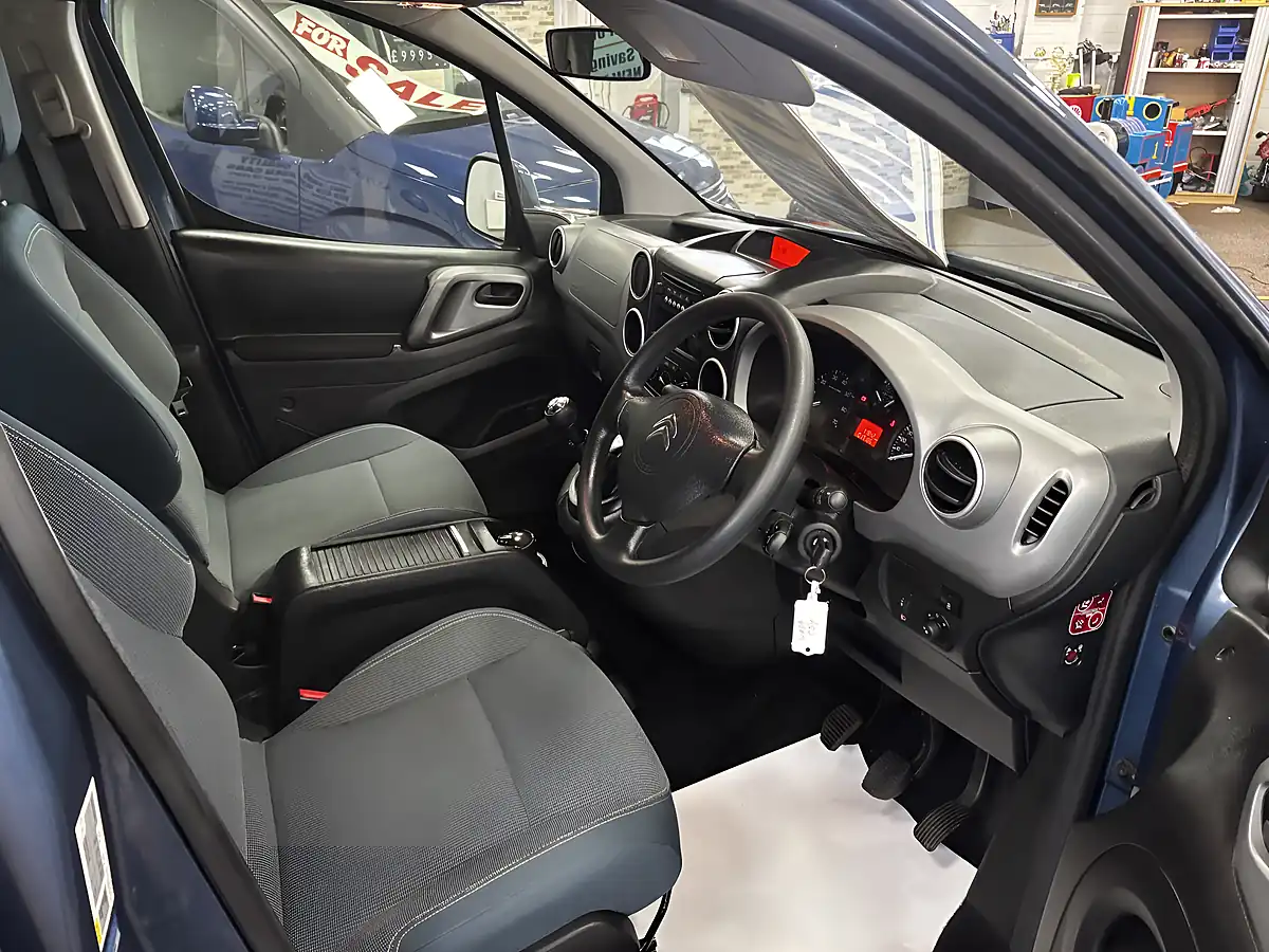 Used 2019 Citroen Berlingo Feel Blue - Interior and Exterior details 9