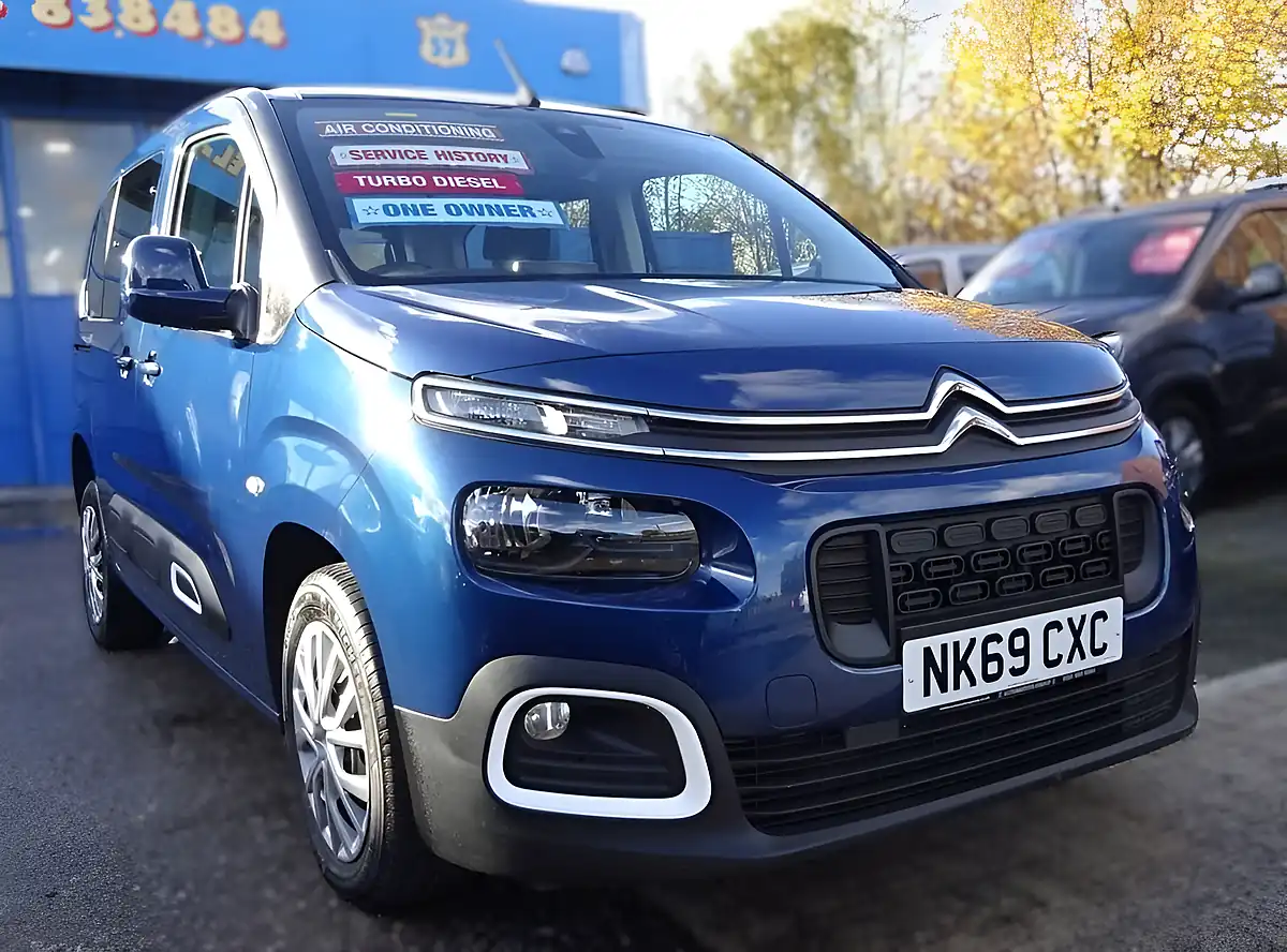 Used 2019 Citroen Berlingo Feel M Blue - Interior and Exterior details 3