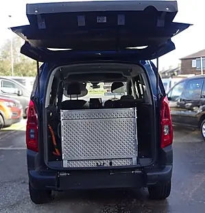 Used 2019 Citroen Berlingo Feel M Blue - Interior and Exterior details 7
