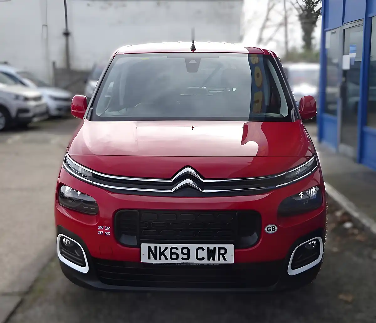 Used 2019 Citroen Berlingo Feel M Red - Interior and Exterior details 11
