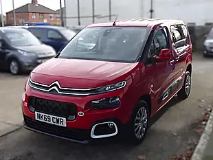 Used 2019 Citroen Berlingo Feel M Red - Interior and Exterior details 12