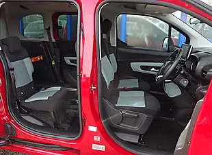 Used 2019 Citroen Berlingo Feel M Red - Interior and Exterior details 16