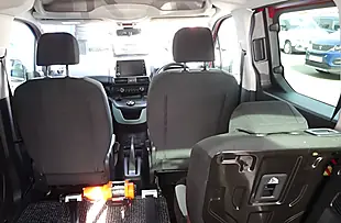 Used 2019 Citroen Berlingo Feel M Red - Interior and Exterior details 17