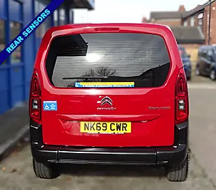 Used 2019 Citroen Berlingo Feel M Red - Interior and Exterior details 6